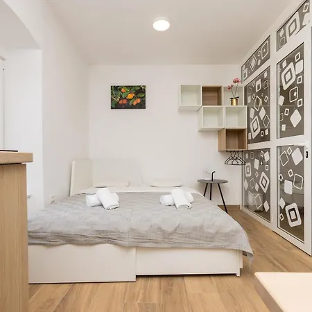 Apartments Maginja Lussingrande Esterno foto