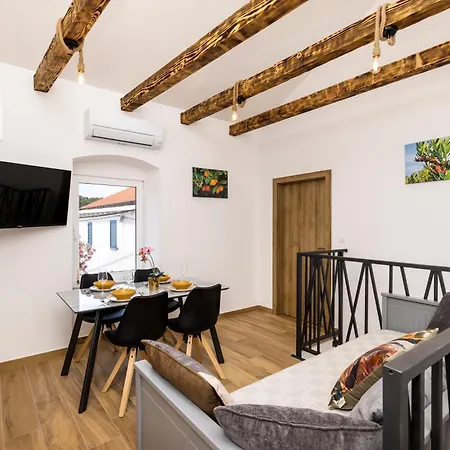 Apartments Maginja Lussingrande Esterno foto