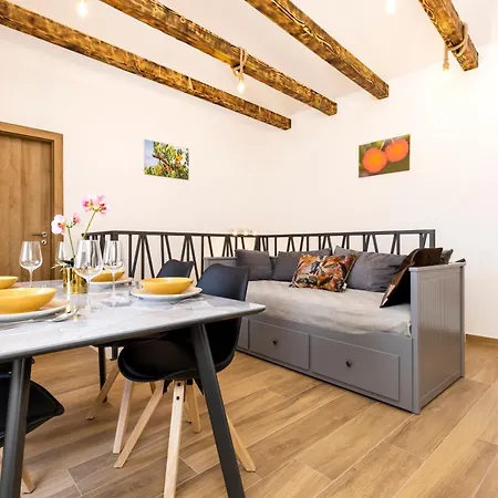 Apartments Maginja Lussingrande Esterno foto